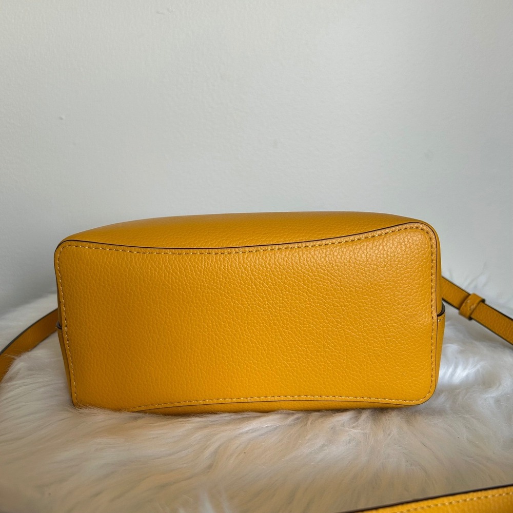 Coach Small Town Bucket Yellow Pebbled Leather Shoulder Bag 1011 - Picture 4 of 13